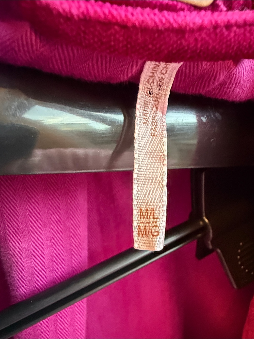 Free People Velvet Trucker Jacket Fuchsia Pink M/L Boho-Chic 90s Grunge Revival - Picture 3 of 7